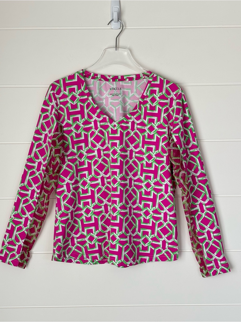 ICIKULS Geo-Print V-Neck Long Sleeve Performance Shirt Women's Size Large